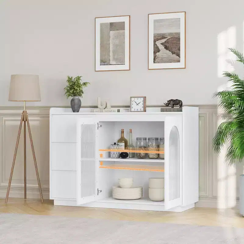 Buffet moderne blanc avec porte en verre cannelé, 3 tiroirs et lumières DEL – Assemblage par 1 personne