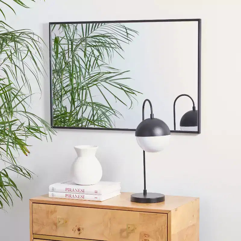 Miroir mural rectangulaire à cadre noir, 61 x 91 cm, 1 personne
