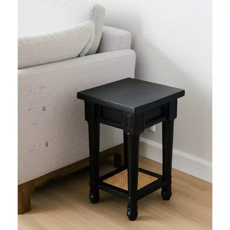 Table d'appoint carrée noire, bois massif et étagère en cannage, 1 pièce